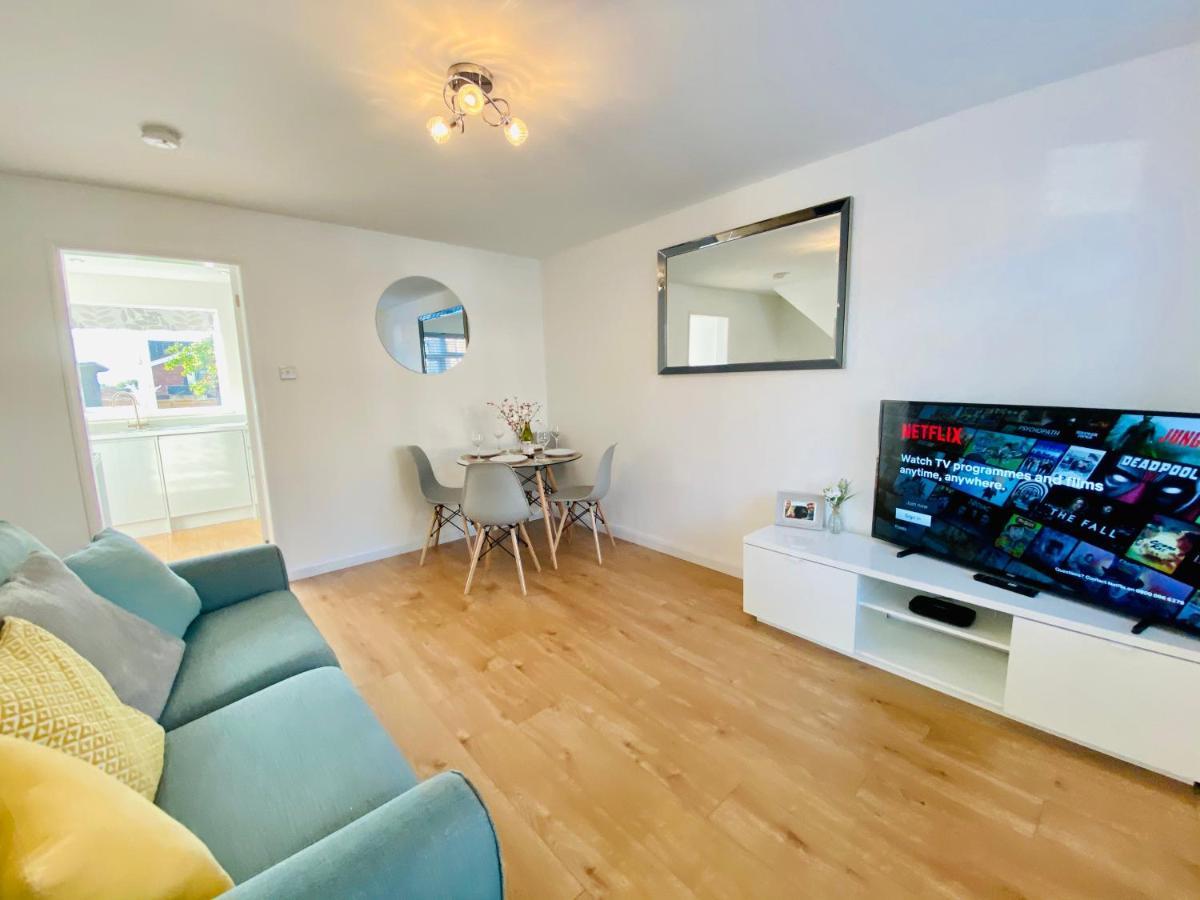 탬워스 Wilnecote House 빌라 외부 사진